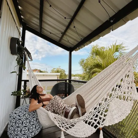 Cozy 2-bedroom apartment in charming Arecibo with WiFi, AC