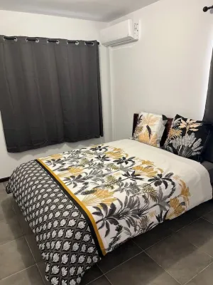2 Bedroom Apartment in Remire-Montjoly Hotel a 