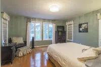 Private Waterfront 4 Season Cottage - Must See!