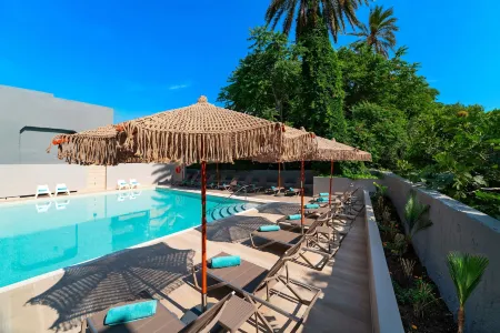 Amphitryon City Hotel Отели рядом с достопримечательностью «Родосская крепость»