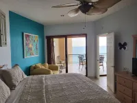 As seen on HGTV! Sonoran Sea, Beach Front, Stunning Ocean Views,2B/2B, 8th Floor فنادق في 