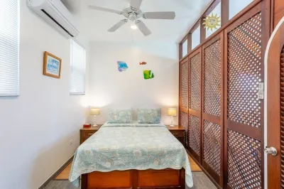 Sea Breeze - AppleSurf! Beachfront one bedroom in Apple Bay