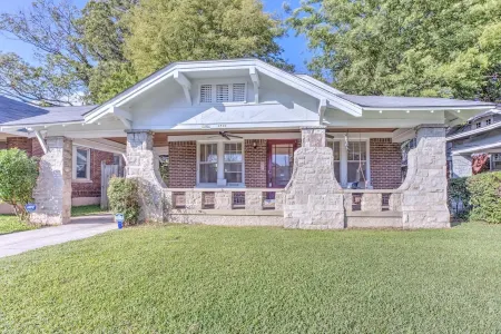 Cute Cottage, Walk to Overton Park & Memphis Zoo