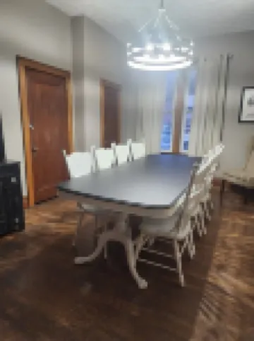 11 bed 7 bath large home and able to ride right from the home to the HMT trails