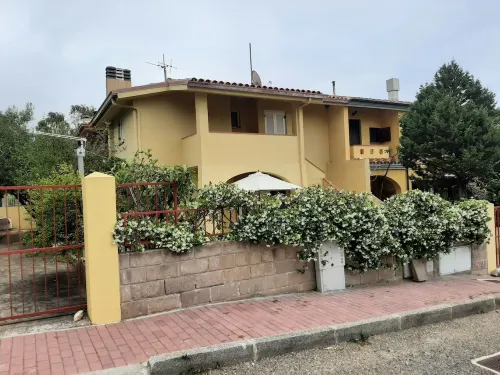 Cozy apartment with veranda CIN IT091017C2000P7610