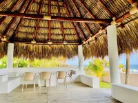 Ocean access waterfront home with TIKI Ranch and Pool. Pet friendly!