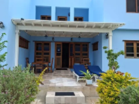 VillaMerissa Nestled between two unspoiled beaches Pool/JackSprat/WiFi/Gym/Staff Hotels in Treasure Beach