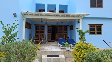 VillaMerissa Nestled between two unspoiled beaches Pool/JackSprat/WiFi/Gym/Staff Отели рядом с достопримечательностью «Treasure Beach»