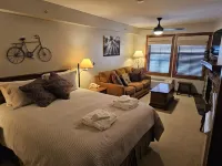 TOP FLOOR IN RIMFIRE/VILLAGE! NEVER RENTED BEFORE JULY 2022 2 BEDROOMS SLEEPS 8!