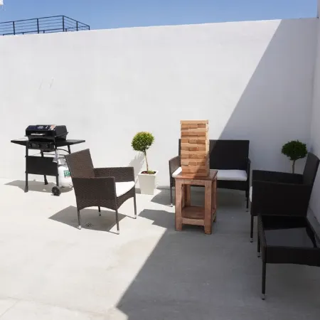 Exclusive San Marino Villa: Modern, Accessible, A/C & Hot Tub