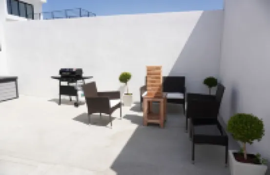 Exclusive San Marino Villa: Modern, Accessible, A/C & Hot Tub