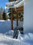 Spectacular peaceful out of town getaway only 5 miles from downtown Lake Chelan.