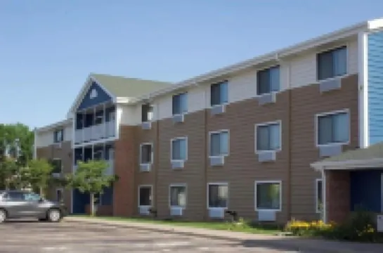 AmericInn by Wyndham Kearney