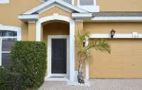 Perfect 5 bedroom family home with Pool & Jacuzzi near Disney World