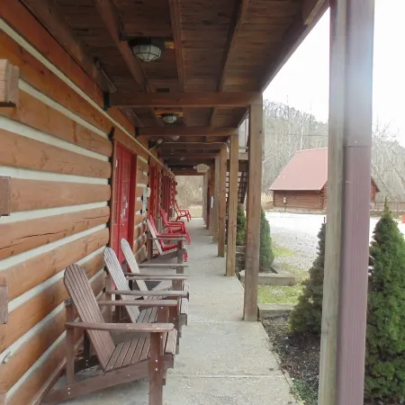 Black Bear Lodge Motel