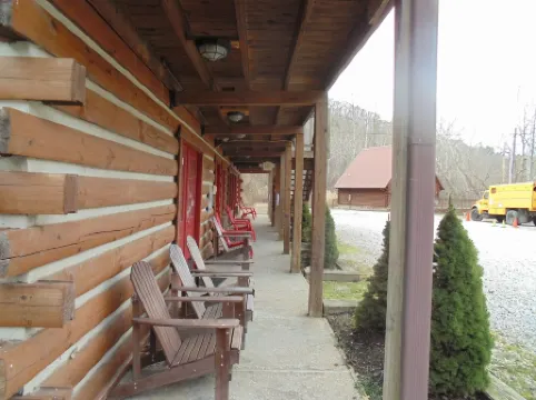 Black Bear Lodge Motel