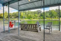 Lakefront Haven Boat Slip, Deck and Community Pool!