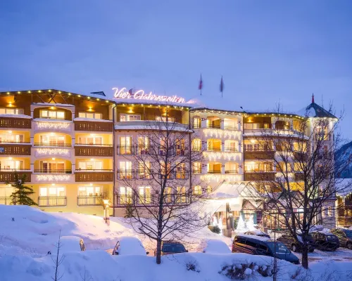 Vier Jahreszeiten Wellnessresort Achensee Hotels in Maurach