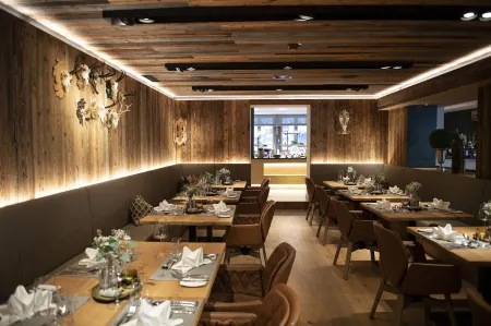 Hotel Edelweiss Отели в г. Hinterglemm