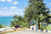 Jacuzzi Suite - Ocean Views & Beach Access - 5 звезд