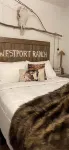 Westport Inn - parking