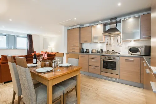 Premier Suites Newcastle - Apartments