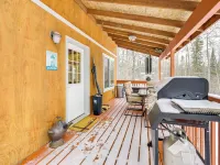 5 Mi to Kasilof River: Forest-view Retreat w/ Deck Hotels in Cohoe