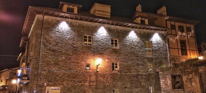 Las Doñas del Portazgo Hotels in Leon
