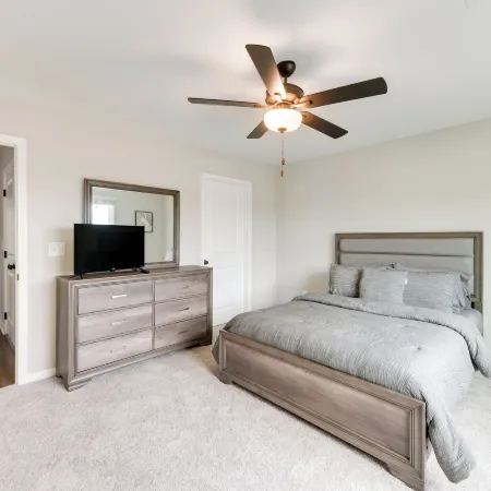 5 Mi to Auburn University: Sleek Townhome w/ Patio