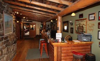 Wapiti Lodge