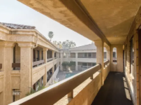 Premier Inns Thousand Oaks Hotels in Thousand Oaks