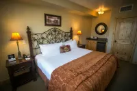 Stay in Comfort While Enjoying Valley Views