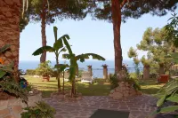 Hotel Sant'Andrea فنادق في Pomonte
