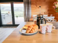Bryn Eiddon Log Cabin - Homestays