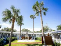 棕櫚庭院酒店 鄰近摩戴斯基公園（Modesky Park）的酒店