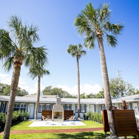 The Hotel Palms Courtyard