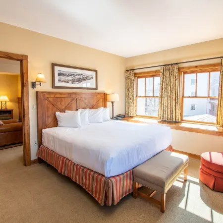 Spacious 3 Bedroom Condo with Balcony in Mountaineer Square Condo