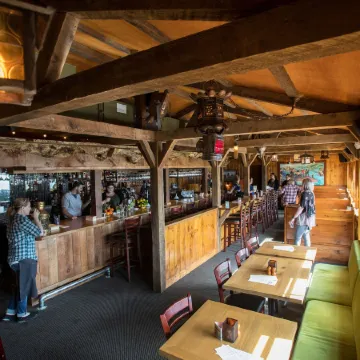 McMenamins Kalama Harbor Lodge