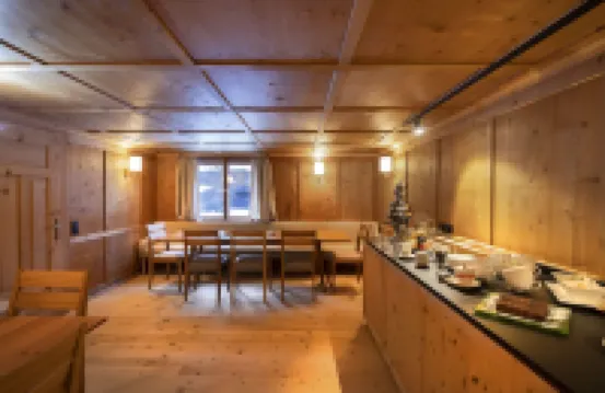 Alpina Lech - Geborgen in Den Bergen