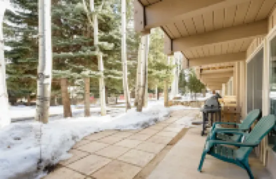 Comfortable & Modern 2 Bedroom Apartments - Right on the Slopes!