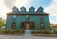 Great Island Inn - A Modern Boutique Hotel فنادق في 