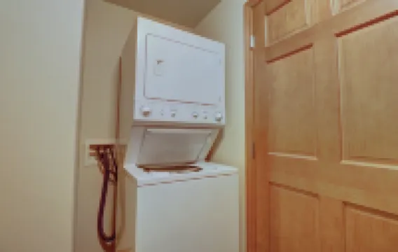 E8 Drake Landing 2Br Loft Condo
