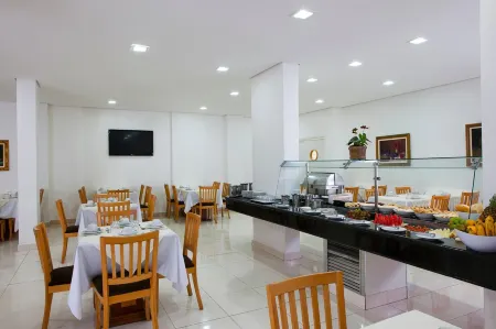 Carlton Plaza Hotel Uberlandia Отели в г. Уберландия