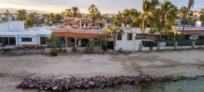 Casa Kootenay Waterfront Bnb Hotels in La Paz