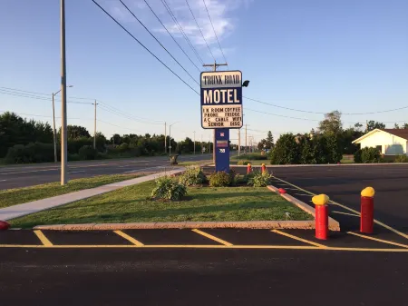 Trunk Road Motel Отели в г. Алгома