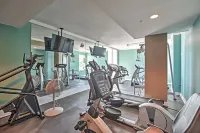 Beachside Biloxi Club Condo: Balcony w/ Ocean View - Balkoner