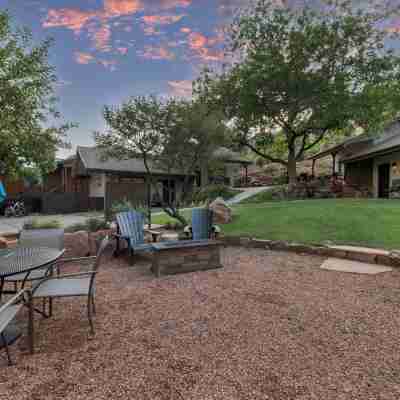 Red Rock Inn Cottages Hotel Exterior