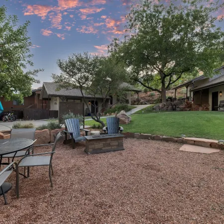 Red Rock Inn Cottages