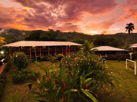 Playa de Oro Lodge