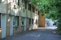 Skyline Motel Hotels in Hanwell